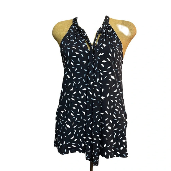 Banana Republic Tops - Banana republic size medium navy/light blue/white. With tie Polyester/spandex